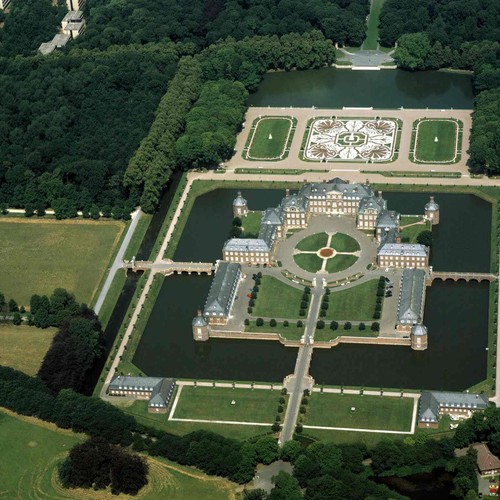 Luftbild des Schlosses Nordkirchen und des Schlossparks. Ansicht von Südosten.