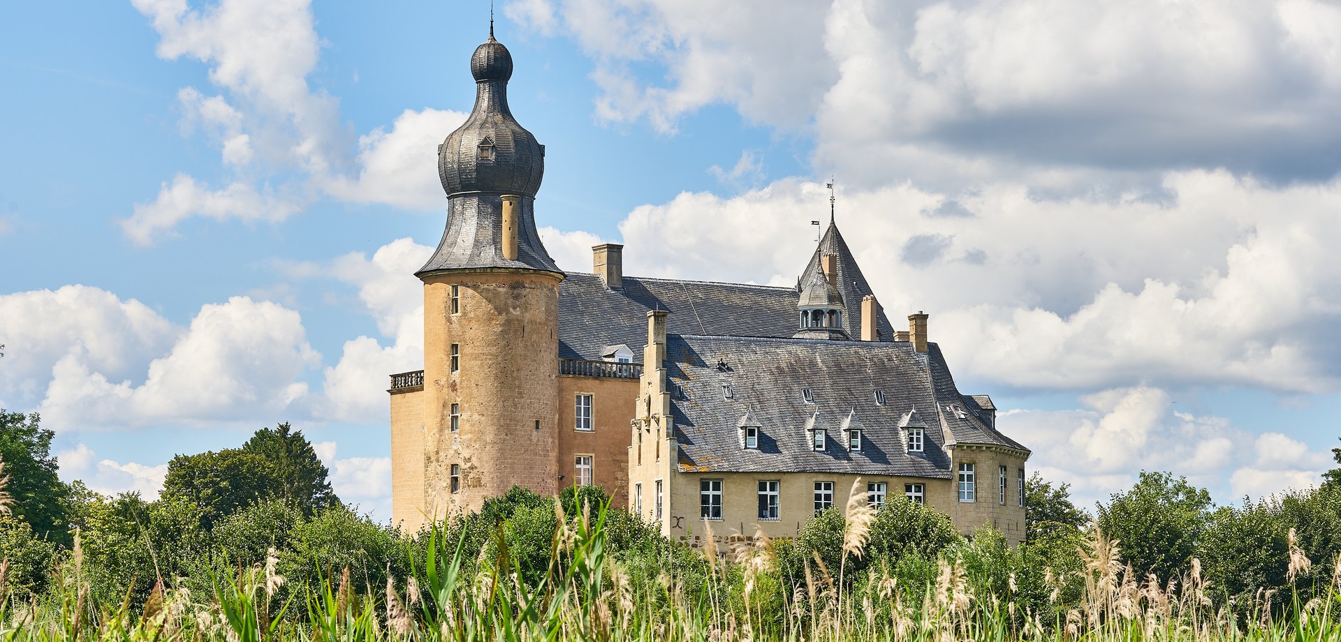 Ansicht der Südostseite der Wasserburg Gemen in Borken.