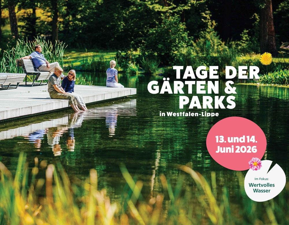 "Tage der Gärten und Parks in Westfalen-Lippe", 13. und 14. Juni 2026, Bild mit Teich, Steg und Personen