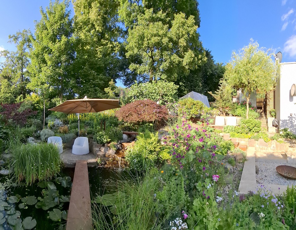 Essen, Rasenfreier Reviergarten im Ruhrgebiet