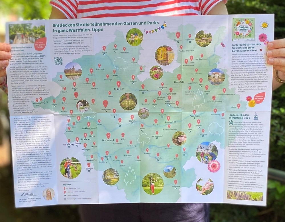 Programmheft "Tage der Gärten und Parks in Westfalen-Lippe", aufgeklappt mit Kartenübersicht