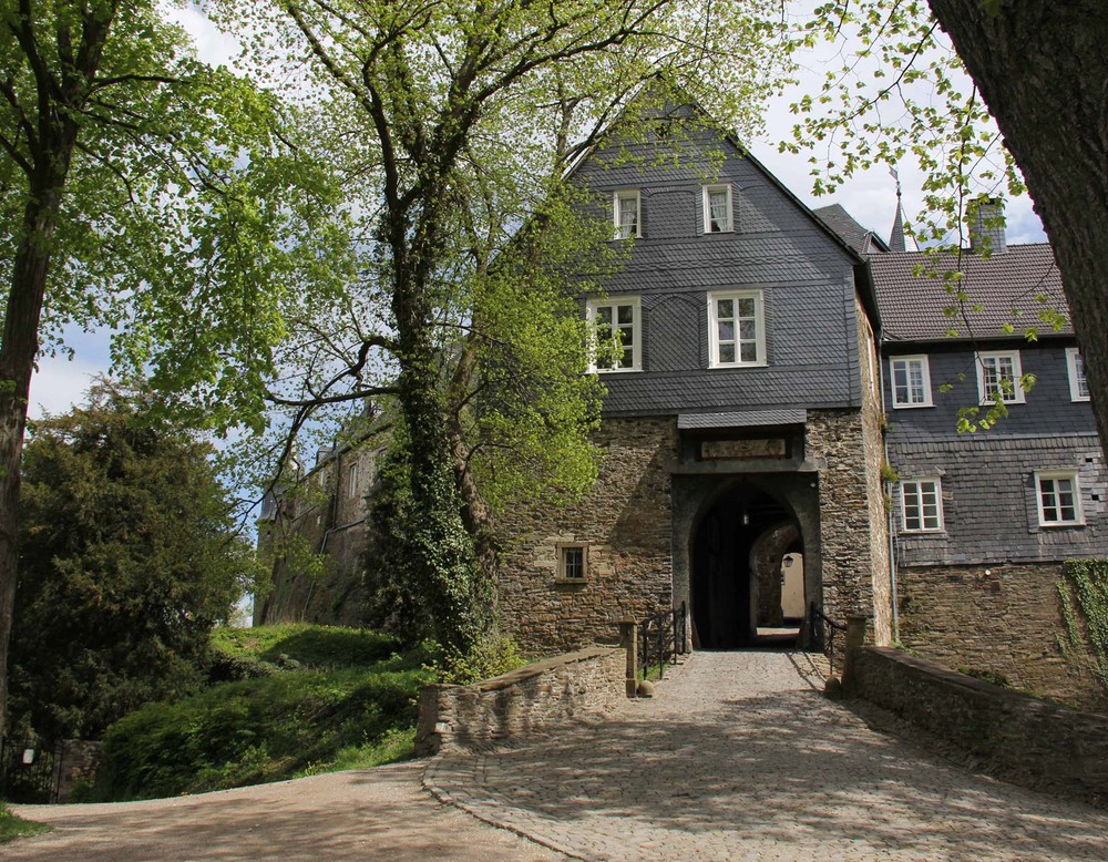 Das Torhaus der Vorburg des Schlosses Hohenlimburg.