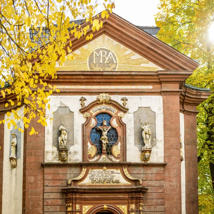 Wallfahrtsanlage Kleinenberg in Lichtenau, barocke Wallfahrtskirche mit gotischer Madonnenstatue (vergrößerte Bildansicht wird geöffnet)