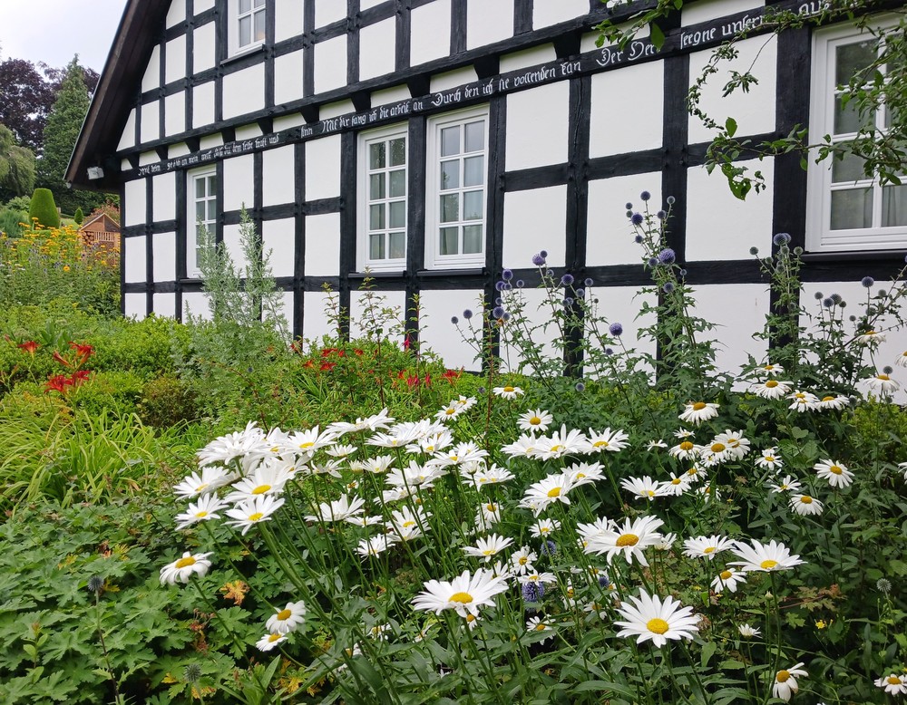 Bauerngarten am Heimathaus