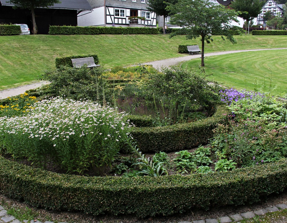 Schmallenberg, Dorfgarten Latrop