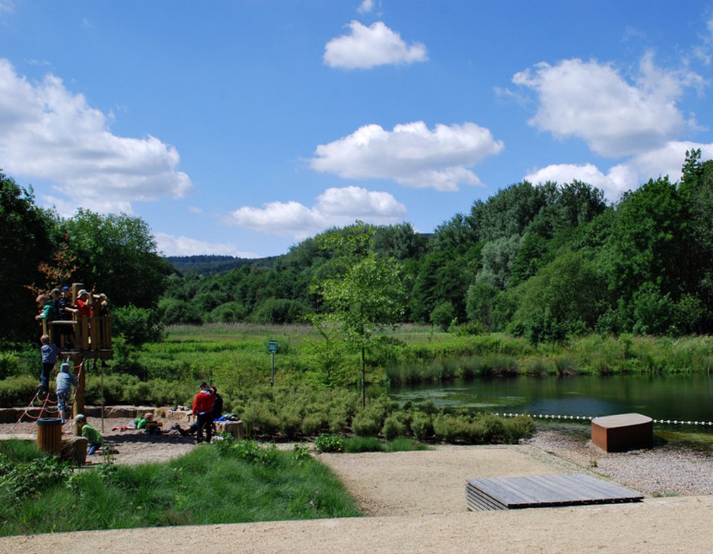 Ein Spielplatz in der Parklandschaft Friedrichstal in Detmold.