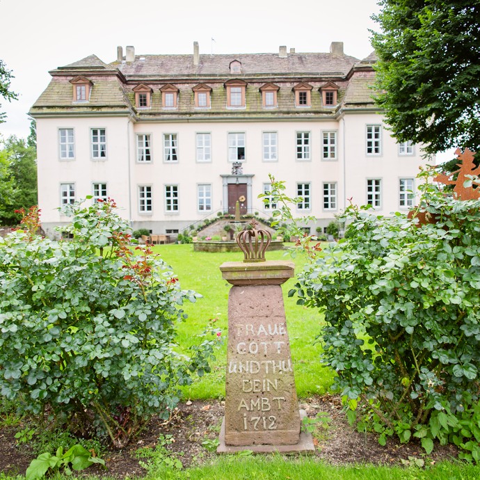 Freimaurergarten Rittergut Meinbrexen, Lauenförde-Meinbrexen (öffnet vergrößerte Bildansicht)